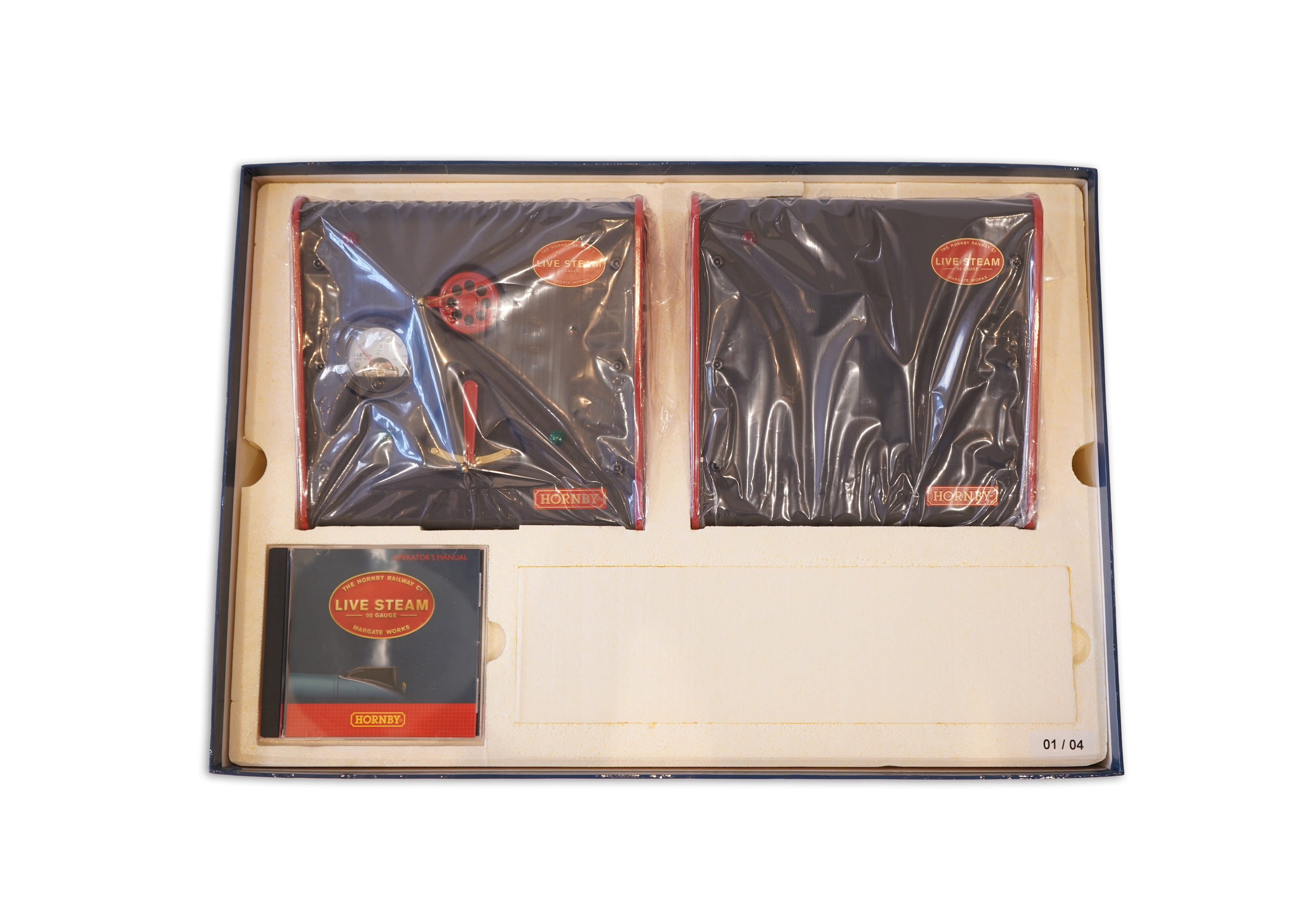 A Hornby Railway Co. 00 gauge live steam train set (R1041), comprising an LNER Class A4 4-6-2 tender locomotive, Mallard 4468, and accessories, including controllers, etc.